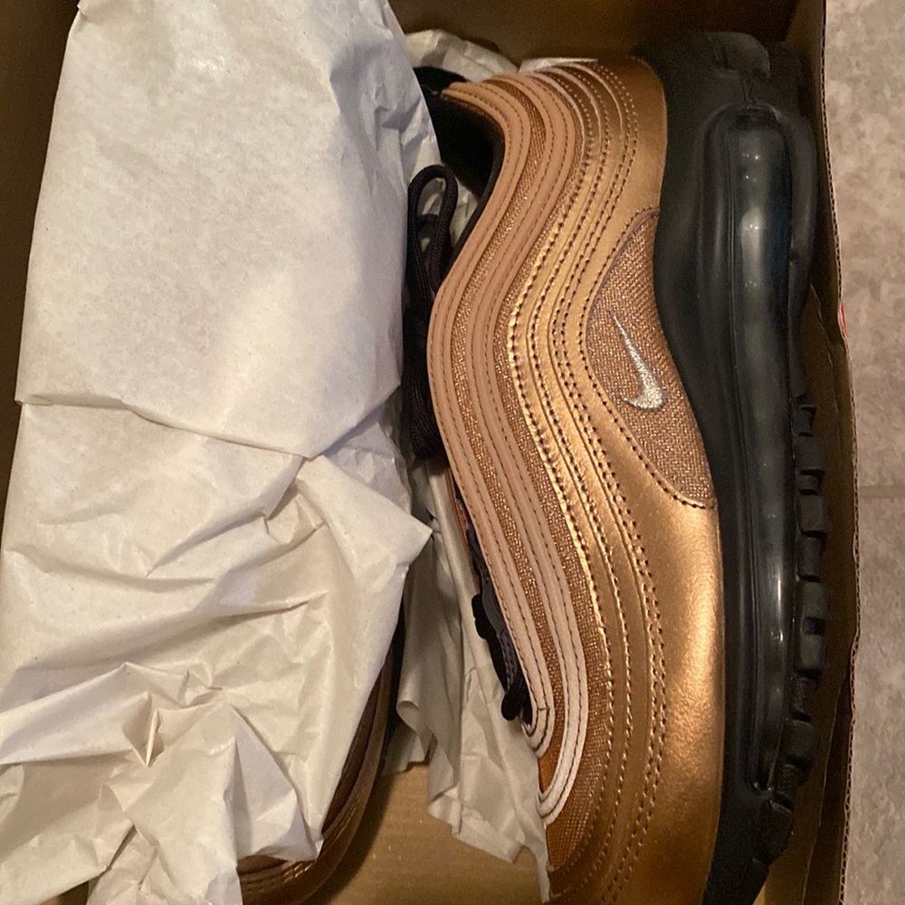 Women Nike Airmax never worn with original box